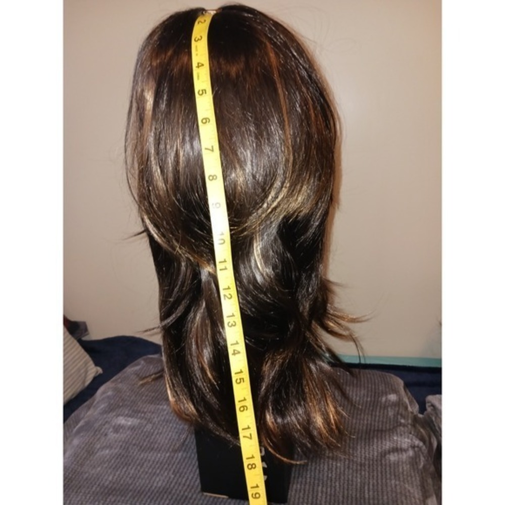 18" Human like Hair Wig Long Layers Dark‎ Level 2/3 With Golden Highlights W9